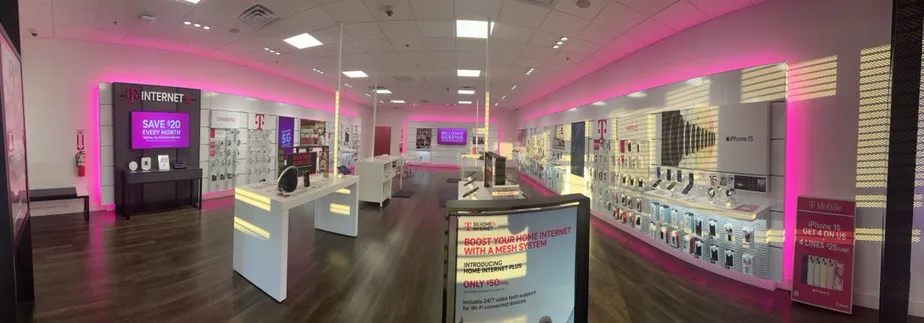  Interior photo of T-Mobile Store at Dolson Ave, Middletown, NY 