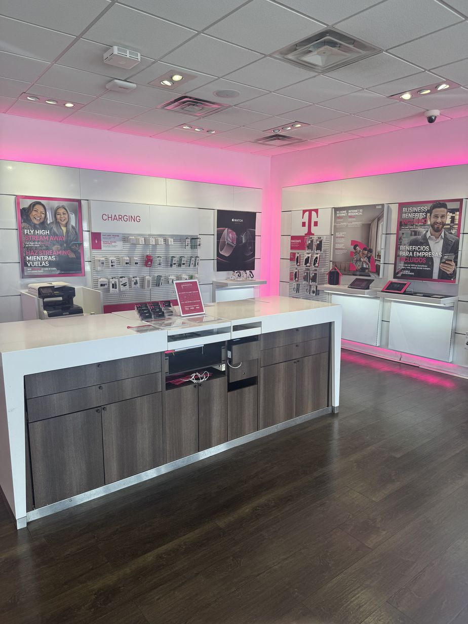  Interior photo of T-Mobile Store at Veterans & Chevrolet, Del Rio, TX 