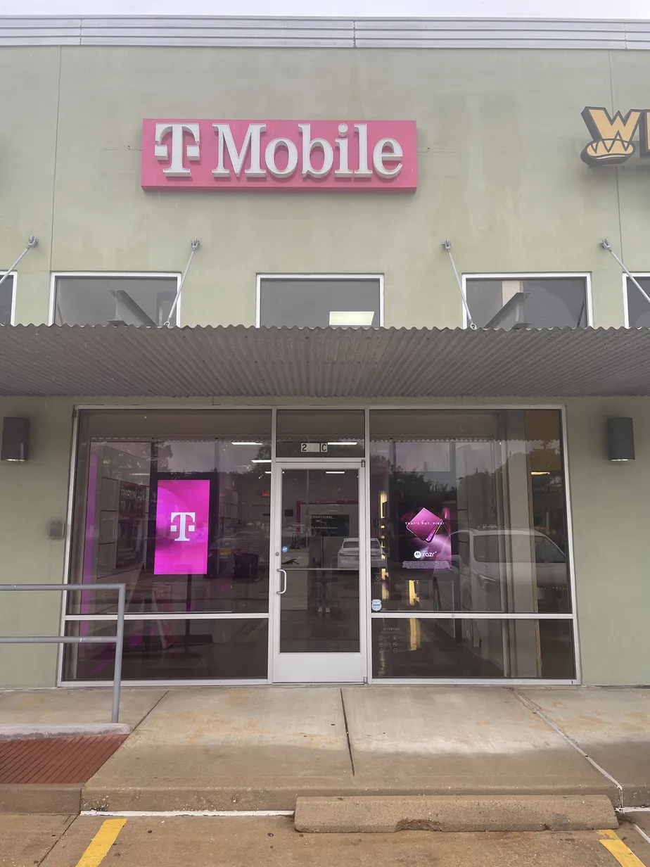  Exterior photo of T-Mobile Store at Parkwood Ave & Fm 518, Friendswood, TX 