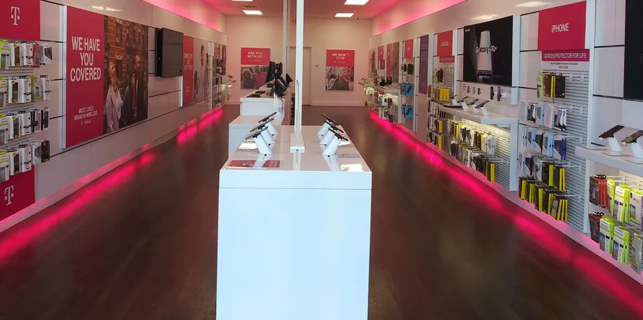  Interior photo of T-Mobile Store at Grand Valley Blvd & Birk Rd, Martinsville, IN 