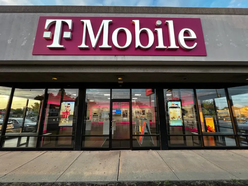  Exterior photo of T-Mobile Store at Route 42 & Clements Bridge Rd, Deptford, NJ 