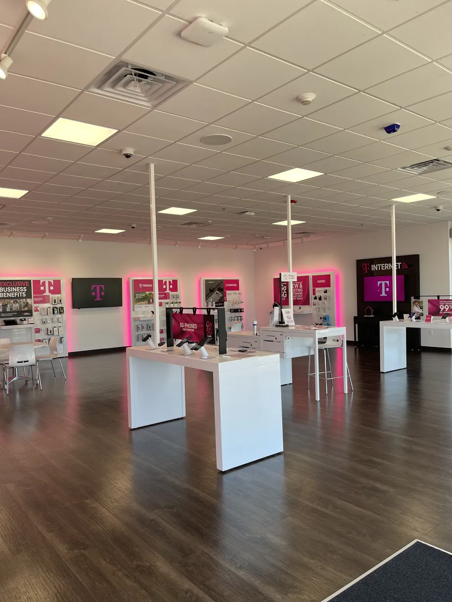 Interior photo of T-Mobile Store at E Lincoln Way & 43rd Ave, Sterling, IL