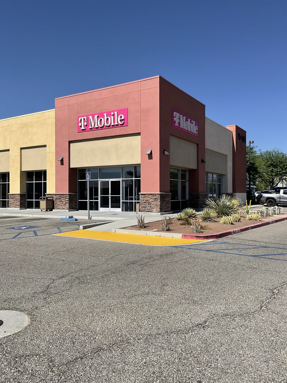 Exterior photo of T-Mobile Store at Hwy 111 & Dune Palms, La Quinta, CA