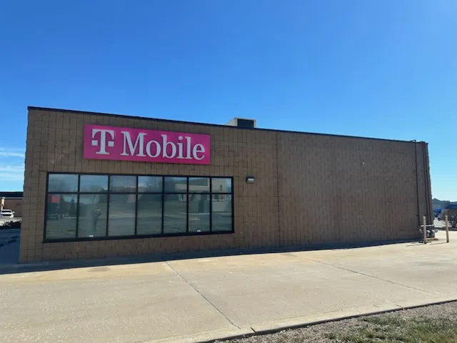  Exterior photo of T-Mobile Store at US 71 & MO 58, Raymore, MO 