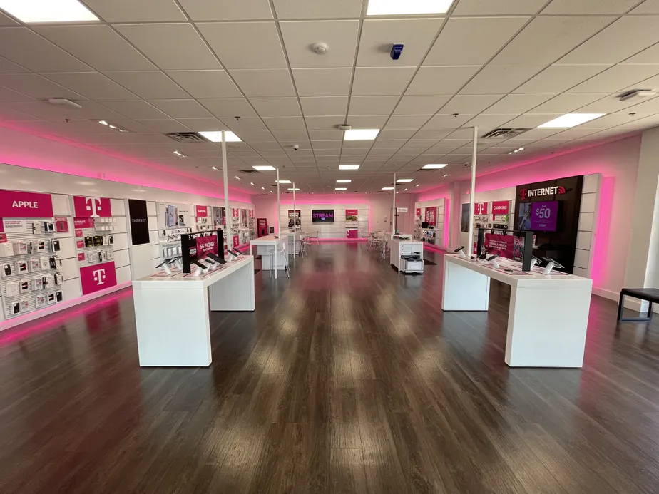  Interior photo of T-Mobile Store at University Town Center, Norman, OK 