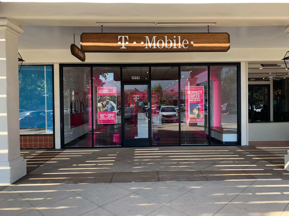  Exterior photo of T-Mobile store at State & La Cumbre, Santa Barbara, CA 
