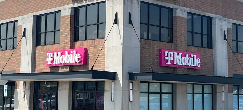 Exterior photo of T-Mobile Store at West Bloomfield, West Bloomfield, MI