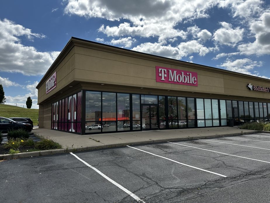 Exterior photo of T-Mobile Store at Springboro Pike & Mall Woods Dr, Dayton, OH