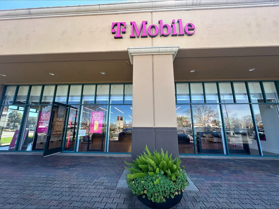  Exterior photo of T-Mobile Store at Johnson Dr & Owens Dr, Pleasanton, CA 
