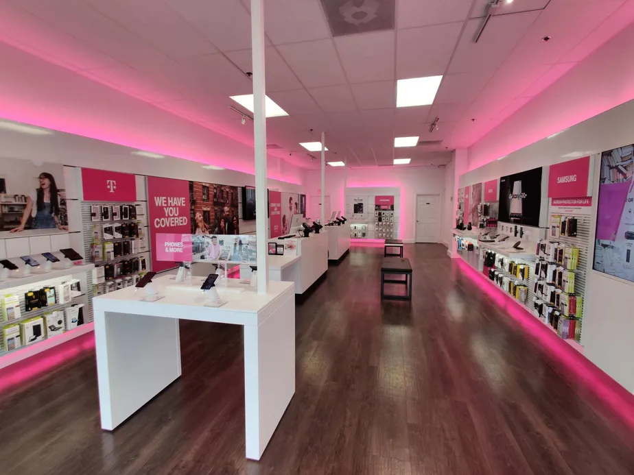 Exterior photo of T-Mobile store at Perry Highway & Brown Rd, Wexford, PA