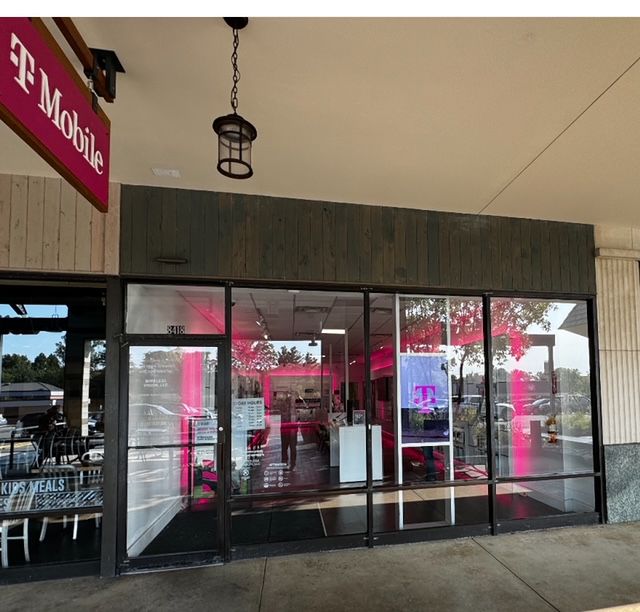 Exterior photo of T-Mobile Store at Old Keene Mill Rd & Rolling Rd, Springfield, VA
