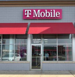 Exterior photo of T-Mobile Store at E Rockton Rd & Quail Trail, Roscoe, IL