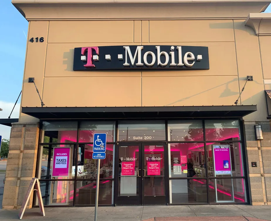 Exterior photo of T-Mobile store at Hwy 67 & Pleasant Run, Cedar Hill, TX