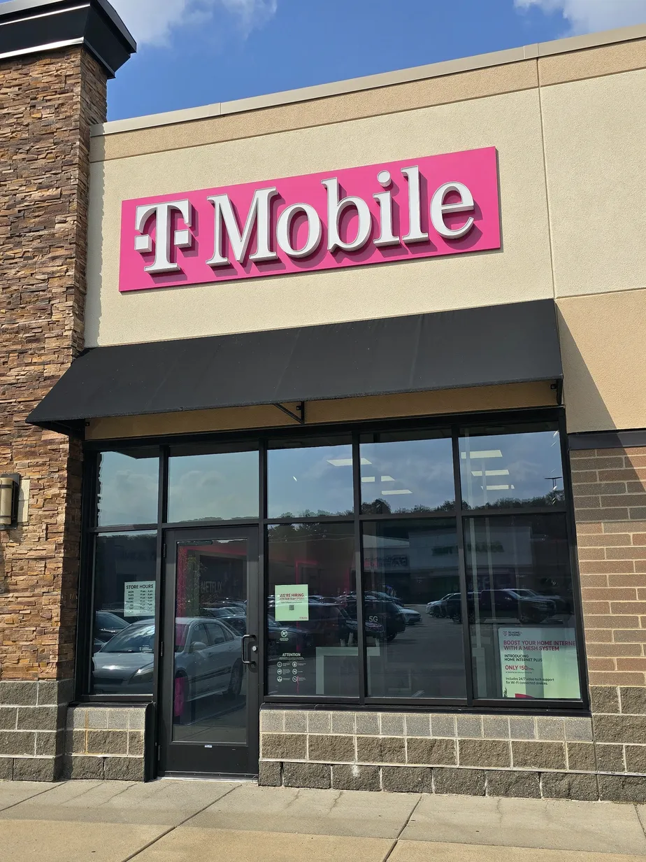  Exterior photo of T-Mobile Store at Dunkirk Square, Maple Grove, MN 