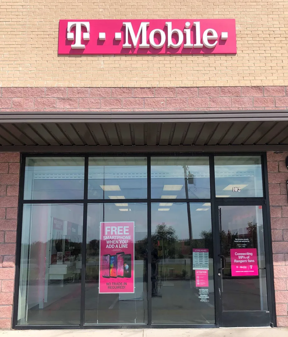 Exterior photo of T-Mobile store at Wesley Street & I-30, Greenville, TX