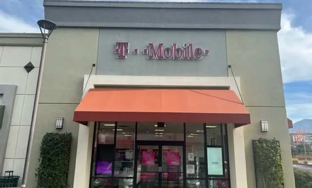  Exterior photo of T-Mobile Store at Ygnacio & Clayton, Concord, CA 