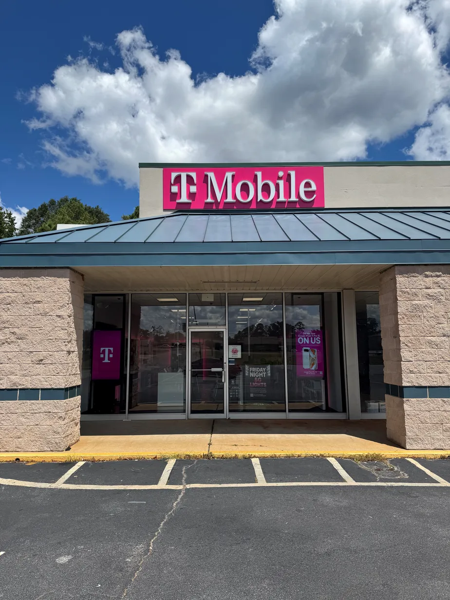  Exterior photo of T-Mobile Store at Greenville & Fort Dale, Greenville, AL 