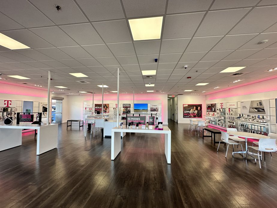 Interior photo of T-Mobile Store at Gosford Rd & Shower Springs St, Bakersfield, CA