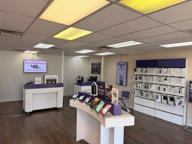 Metro by T-Mobile 9537 Dyer St - 9537 Dyer St 