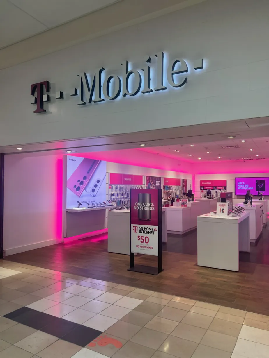  Exterior photo of T-Mobile Store at Newburgh Mall, Newburgh, NY 