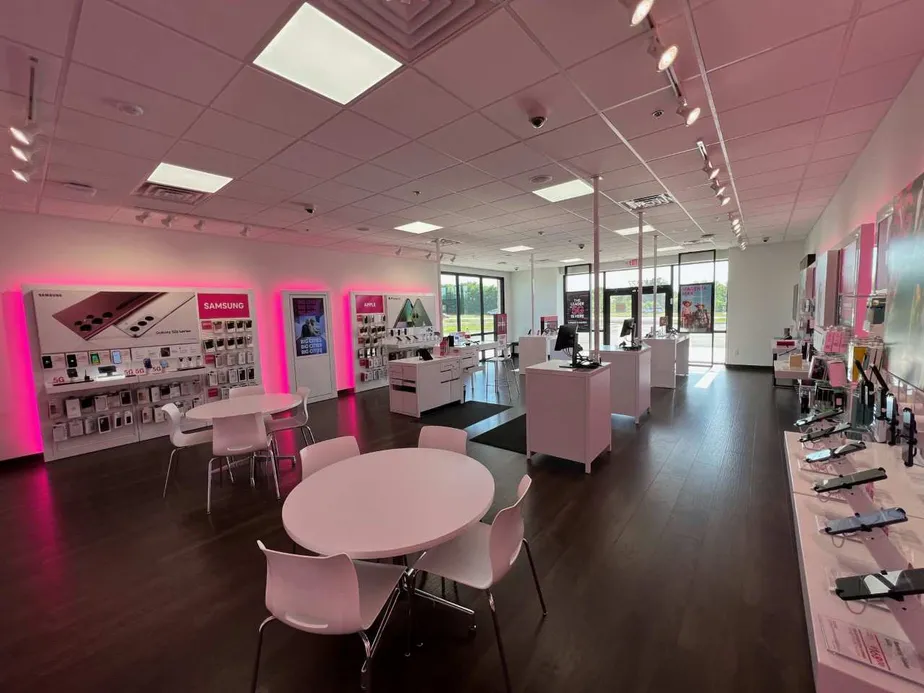 Interior photo of T-Mobile Store at S Mill Rd & Steve Berry Blvd, Pryor, OK