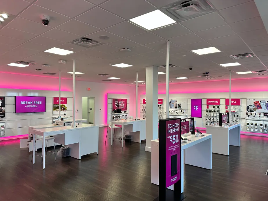 Interior photo of T-Mobile Store at Richardson Crossing, Arnold, MO