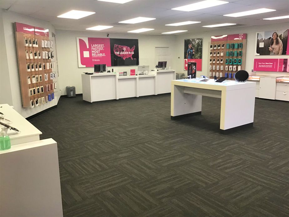 Interior photo of T-Mobile Store at Carol Malone Blvd & 5th St, Grayson, KY