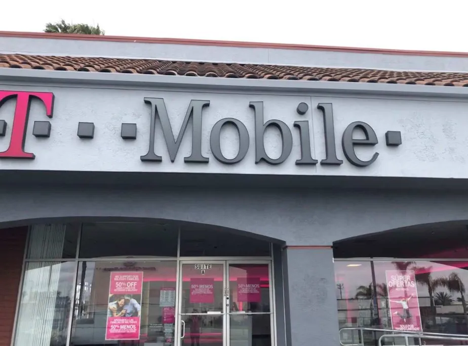  Exterior photo of T-Mobile store at Broadway & H 2, Chula Vista, CA 