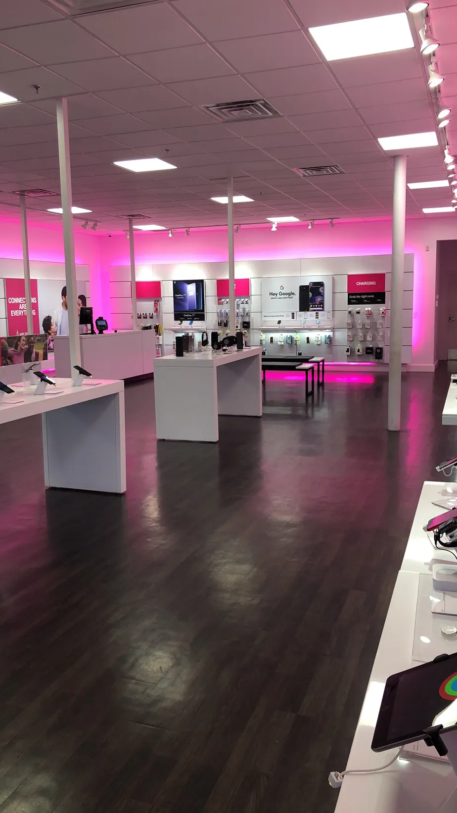  Interior photo of T-Mobile Store at Cascade Av SW & Donnelly Av SW, Atlanta, GA 