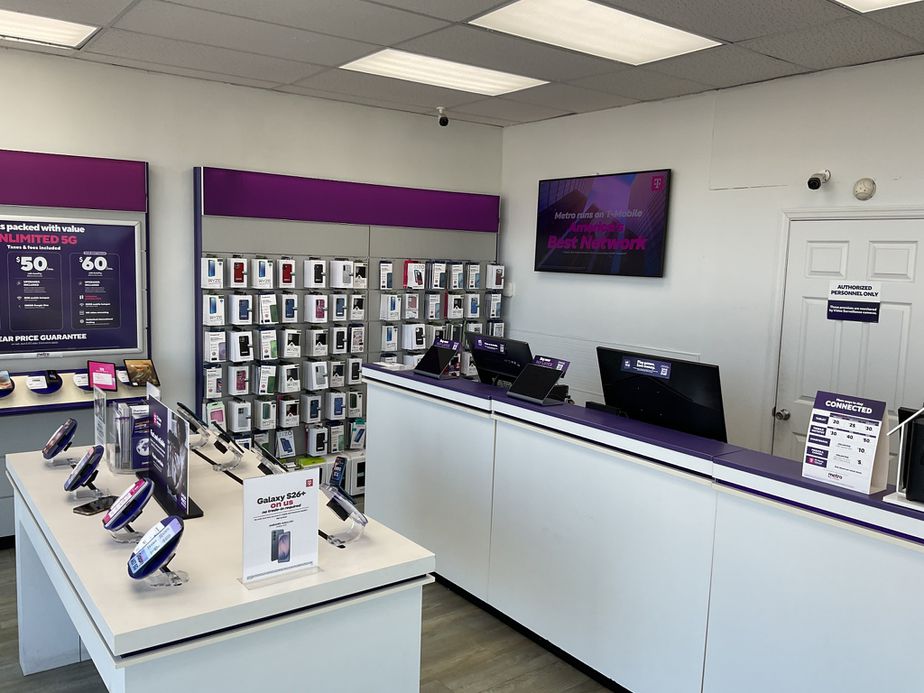 Metro by T-Mobile 3017 Kentucky Ave - 3017 Kentucky Ave 