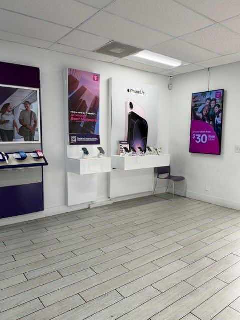 Metro by T-Mobile 400 S Dixie Hwy Bay 10 - 400 S Dixie Hwy Bay 10 