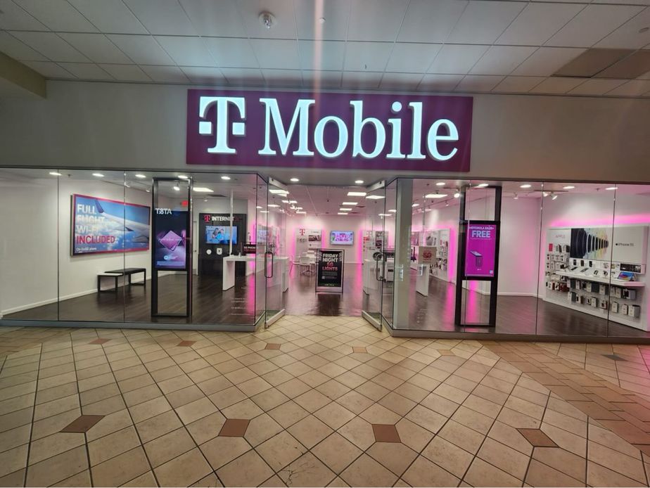 Exterior photo of T-Mobile Store at Wyoming Valley Mall, Wilkes Barre, PA