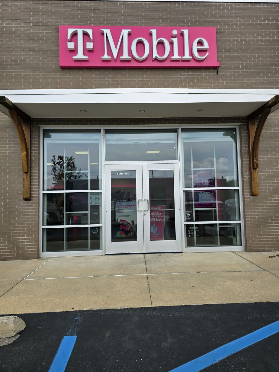 Exterior photo of T-Mobile Store at Gull Rd & Lake Crest Drive, Kalamazoo, MI