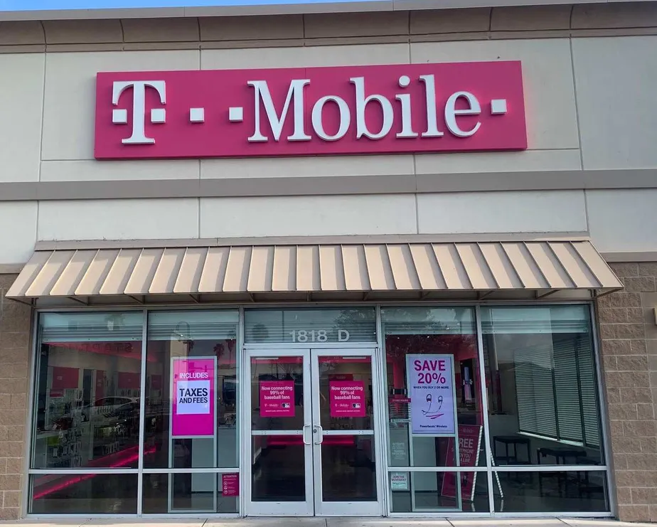 Exterior photo of T-Mobile store at West Tyler Ave & West Harrison Ave, Harlingen, TX