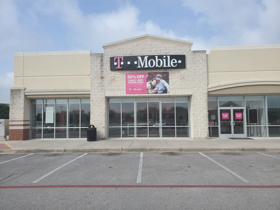 Exterior photo of T-Mobile Store at Hwy 151 & Loop 410, San Antonio, TX