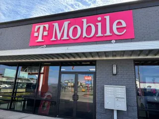  Exterior photo of T-Mobile Store at W Southline St & S Washington, Cleveland, TX 
