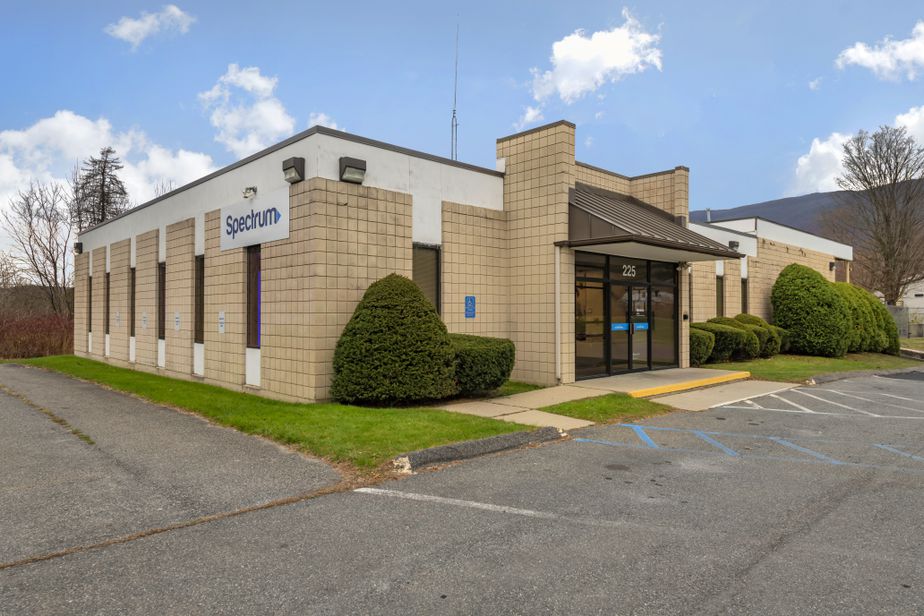 Spectrum - 225 Hodges Cross Rd 