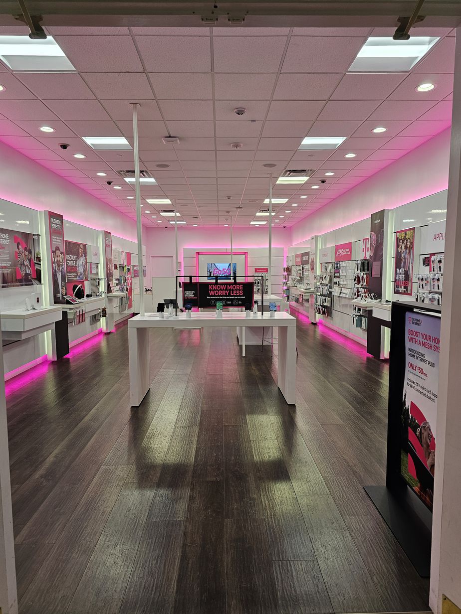 Interior photo of T-Mobile Store at Coastland Center, Naples, FL