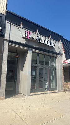 T-Mobile Authorized Retailer