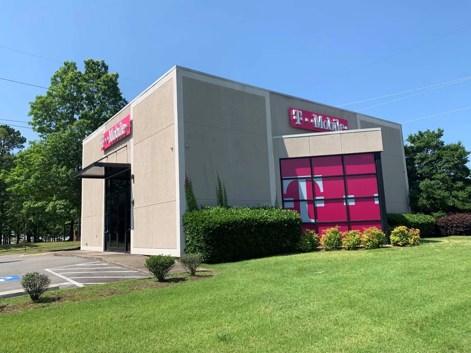 Exterior photo of T-Mobile store at W Markham St & N Bowman Rd, Little Rock, AR