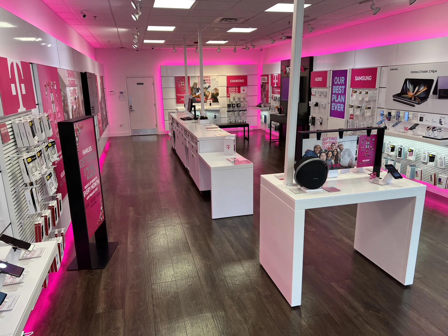 TMobile Kennewick Ave & 395 Kennewick, WA