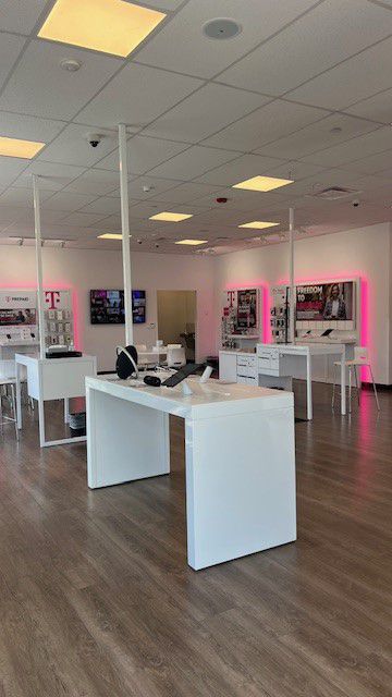 Interior photo of T-Mobile Store at AZ-69 & Prescott Lakes Pkwy, Prescott, AZ