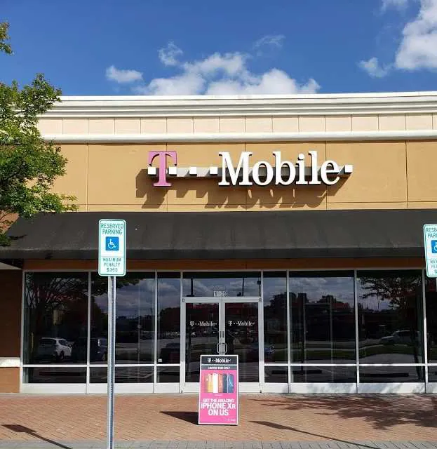 Exterior photo of T-Mobile store at Cherrydale, Greenville, SC