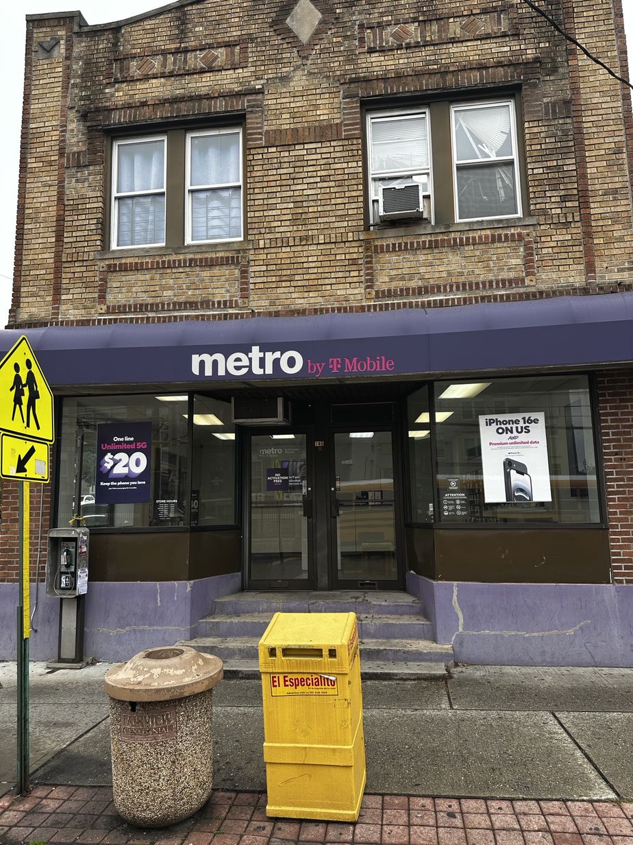 Metro by T-Mobile 145 Anderson Ave - 145 Anderson Ave 
