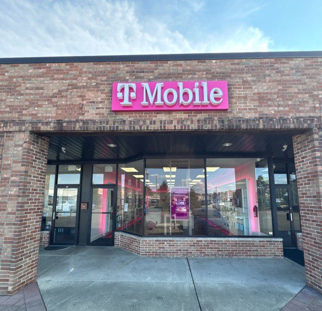 Exterior photo of T-Mobile Store at Livingston St & Pegasus Ave, Northvale, NJ