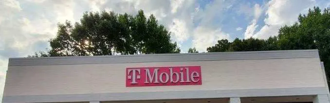 Exterior photo of T-Mobile store at Bartlett Blvd & Stage Rd, Bartlett, TN
