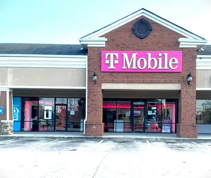  Exterior photo of T-Mobile Store at Jonesboro & I-75, McDonough, GA 