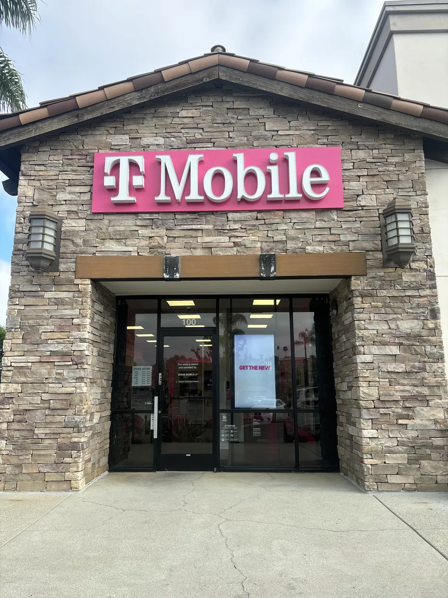  Exterior photo of T-Mobile Store at E Vista Way & Monte Mar Rd, Vista, CA 
