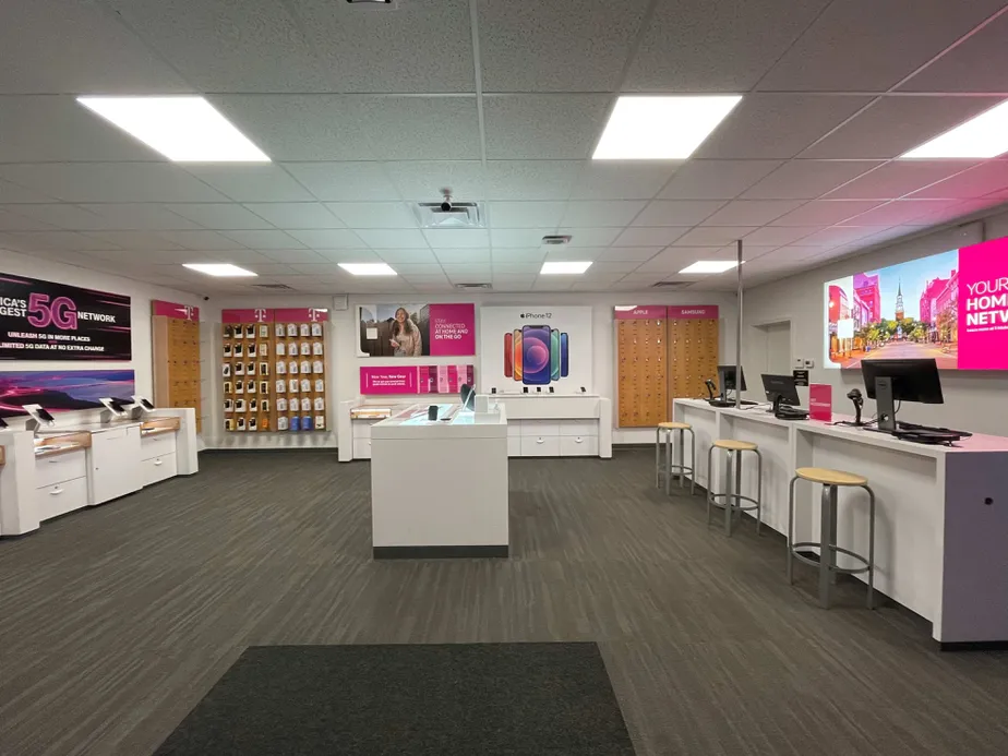  Interior photo of T-Mobile Store at N Court St & W Wiseman Ave, Fayetteville, WV 