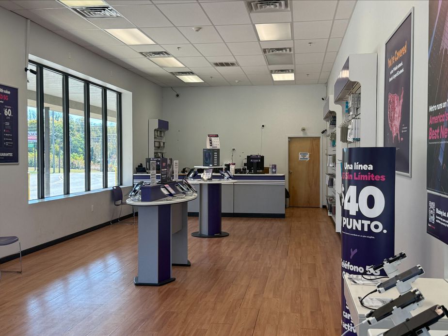 Metro by T-Mobile 266 E End Ctr - 266 E End Ctr